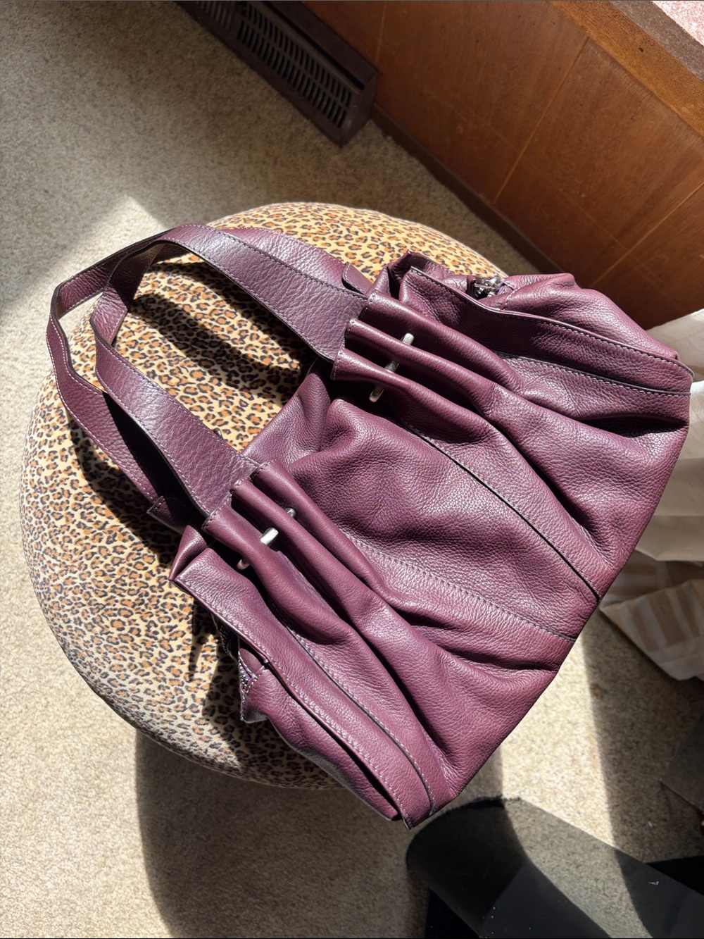 Tentazione DUE Women's Italian Leather Plum Shoulder Bag/Purse w/ zippers Used